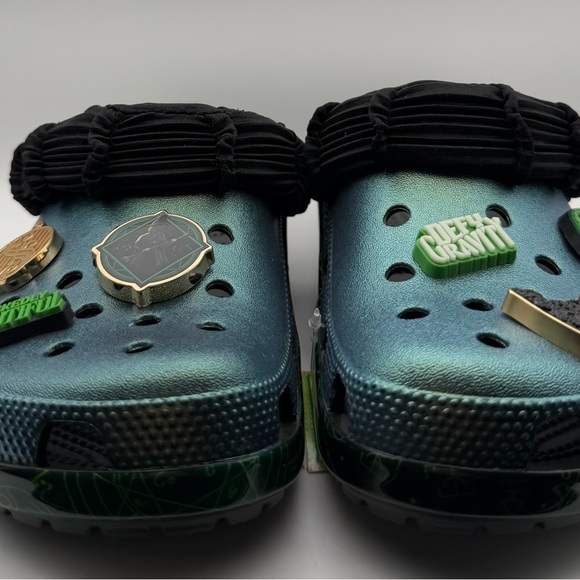 CROCS Classic Clog Wicked Defy Gravity Elphaba Wickedly Beautiful charms Jibbitz - Picture 9 of 16